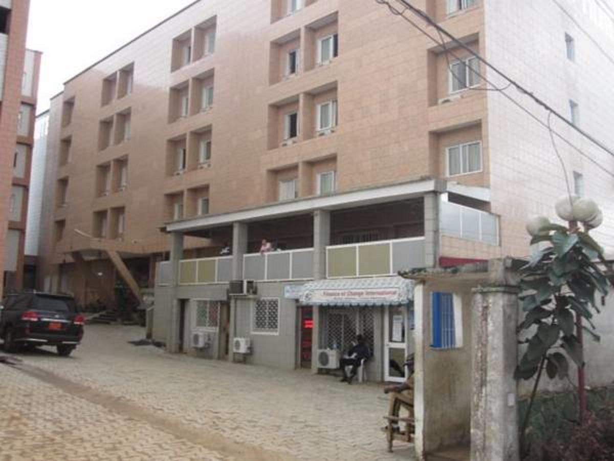Meumi Palace Yaoundé Εξωτερικό φωτογραφία