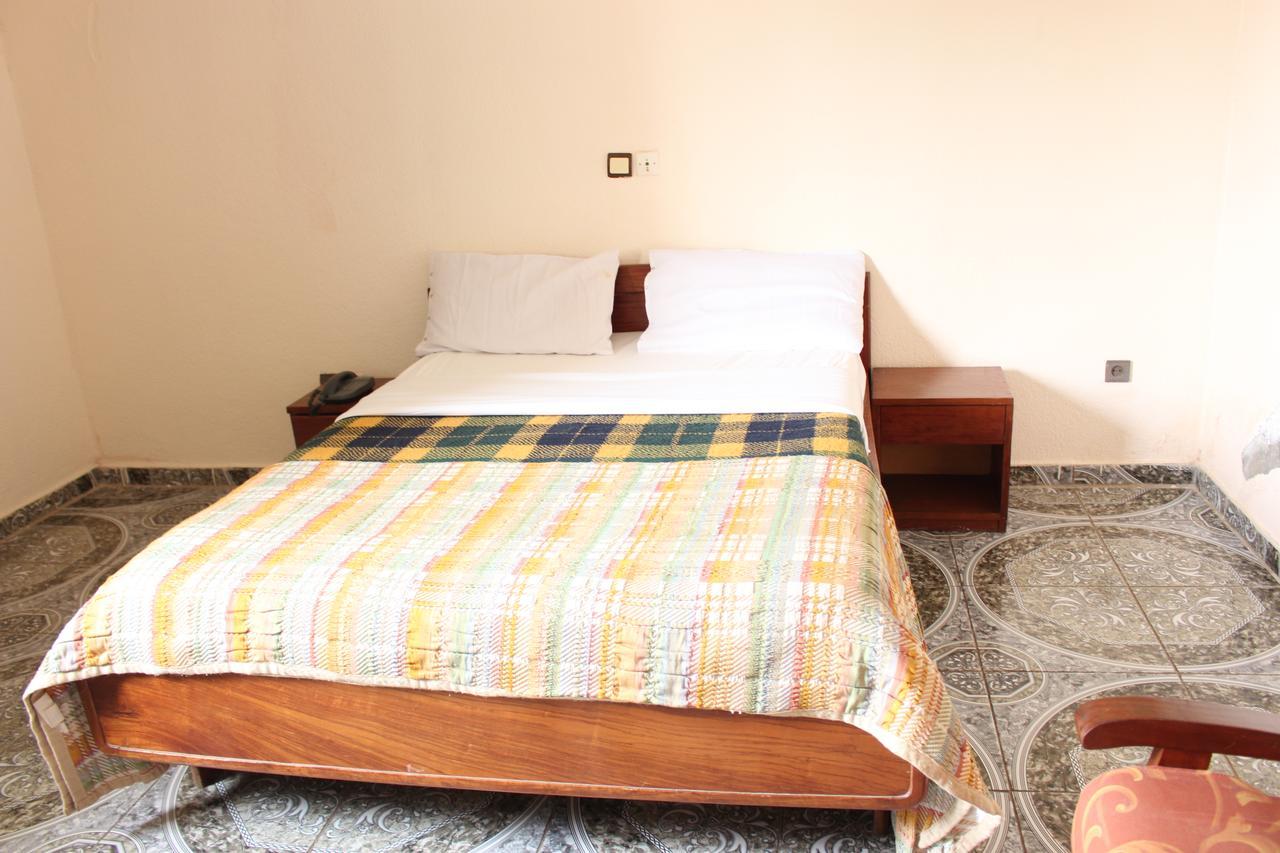Meumi Palace Yaoundé Εξωτερικό φωτογραφία